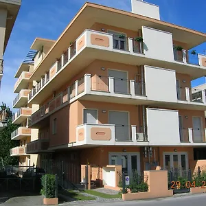 Maryel Apartahotel